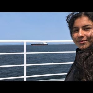 Meet your Posher, Claudia